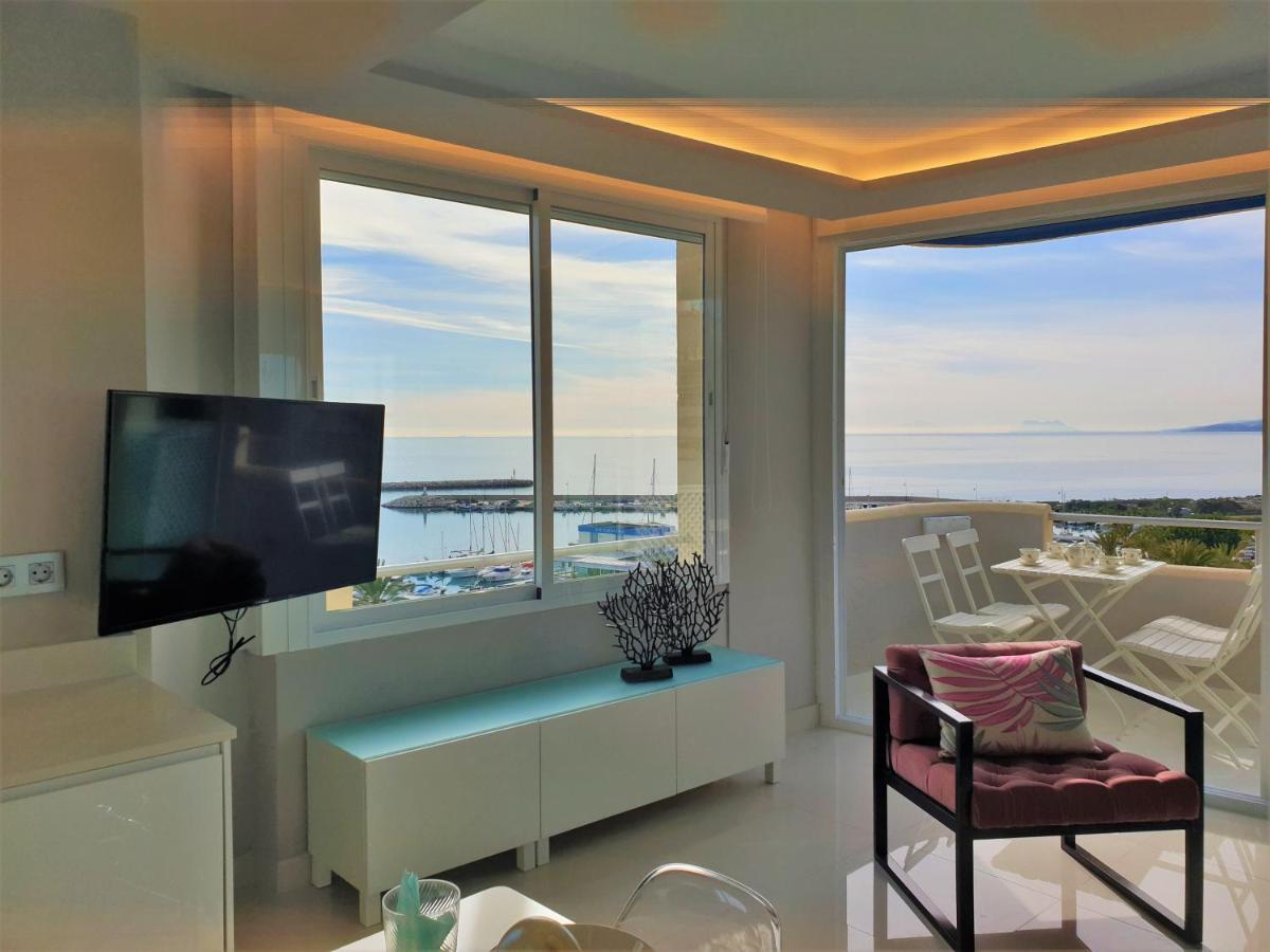 Fabulous Apartment In Front Of Sea & Marina With Incredible Views Естепона Екстер'єр фото